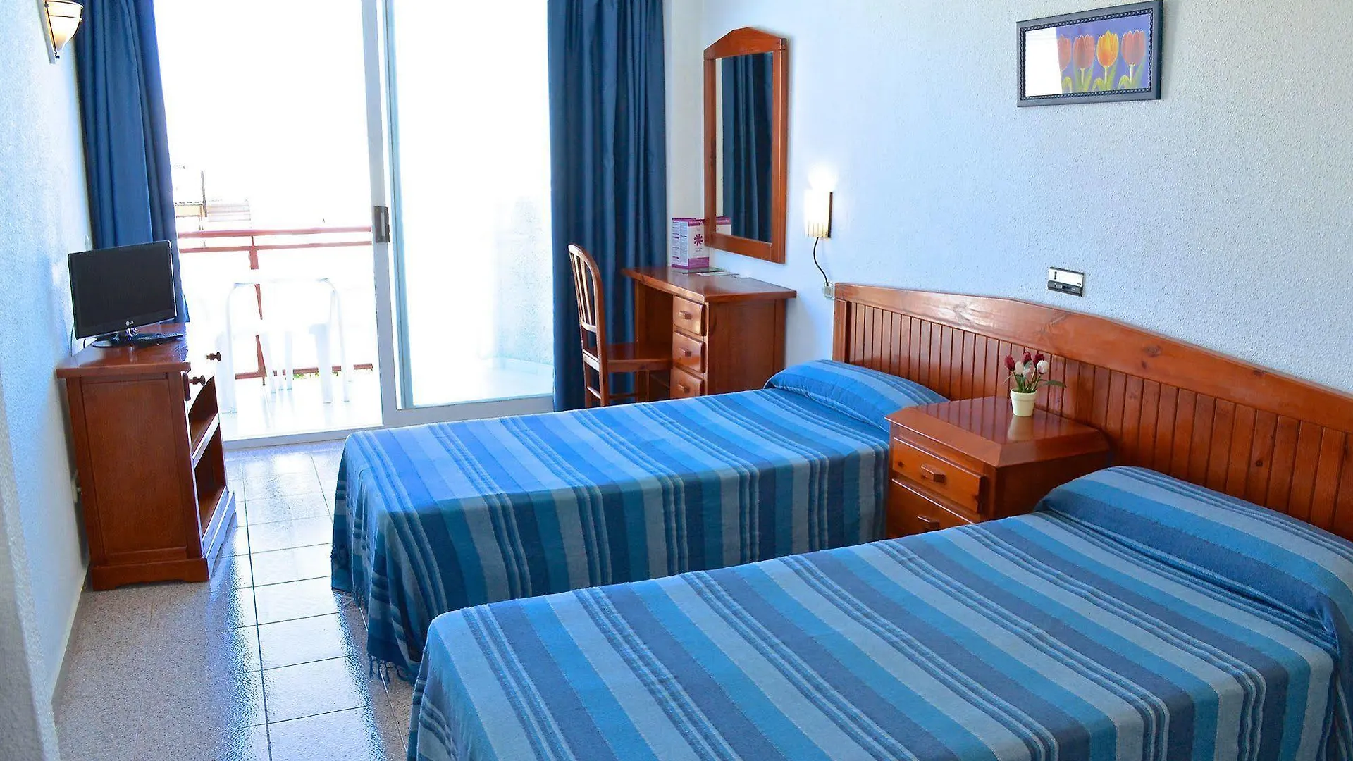 Hostal Molins Park Ibiza Town Hotel
